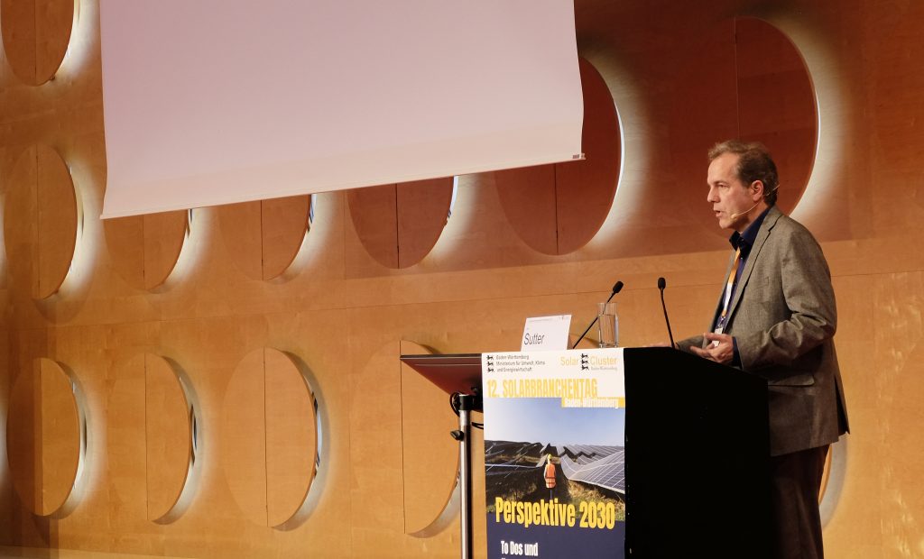 Das aktuelle Bild hat keinen Alternativtext. Der Dateiname ist: SBT25_Joerg_Sutter_SolarClusterBW-scaled.jpg